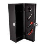 851056 - SET PARA VINOS CABERNET (NEGRO / MADERA / METAL)
