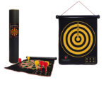 JUEGO DE DARDOS MONTECARLO A2102 NEGRO (Tapete: Poliéster // Estuche: Cartón) - Imagen 3