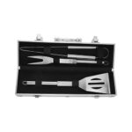 BBQ 003 - SET DE BBQ SNAZZY (PLATA / ACERO INOXIDABLE UTENSILIOS / ALUMINIO Y PVC ESTUCHE)
