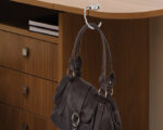 COLGADOR DE BOLSA BROCHE LORI CDB01 BLANCO (Metal) - Imagen 2