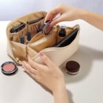 DAM 054 BE - COSMETIQUERA TURA BEIGE (BEIGE / CURPIEL EXTERIOR / POLIESTER INTERIOR) - Imagen 3