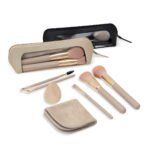 DAM 066 BE - SET DE BROCHAS ROMINA BEIGE (BEIGE / CURPIEL Y PVC ESTUCHE / MADERA, ALUMINIO Y NAILON BROCHAS / POLIESTER TOALLA / LATEX ESPONJA) - Imagen 6
