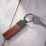 M 6950 BE - LLAVERO MORAT (BEIGE / MADERA PALO DE ROSA / METAL) - Imagen 2