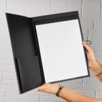M 80240 N - CARPETA RENDES NEGRO (NEGRO / CUERO RECICLADO / CARTON / PAPEL) - Imagen 6