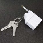 PRO 034 - LLAVERO FLEXÓMETRO CASITA (BLANCO / PLASTICO) - Imagen 3