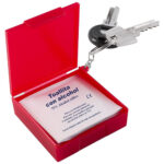 SLD 052 R - LLAVERO CON PADS DE ALCOHOL ROJO (ROJO / PLASTICO) - Imagen 2