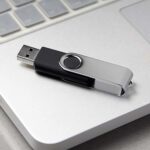 USB 231 N - USB SELWIN 16 GB NEGRO (NEGRO / METAL / RUBBER) - Imagen 2