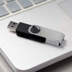 USB 331 N - USB KRASNODAR 32 GB (NEGRO / METAL / RUBBER) - Imagen 3