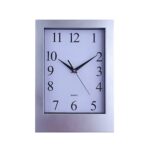 O 017 RELOJ VINTAGE  (PLATA / PLÁSTICO)