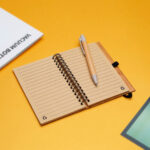 LIBRETA TORUN BAMBÚ LB-063C ( LB-063 / LB063 / ECOLÓGICAS,CON BOLÍGRAFO,ESPIRAL ) - Imagen 2